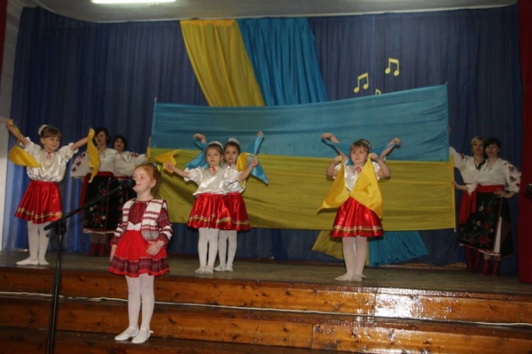 У Ніжині відбувся 3-й міський фестиваль-конкурс патріотичної пісні. Фото. частина 1