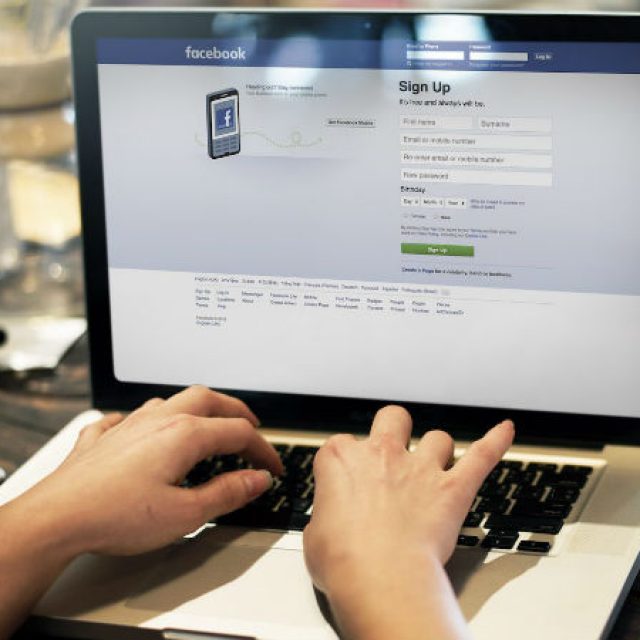 Після заборони “ВКонтакте” мільйони українців обрали Facebook: цікава статистика