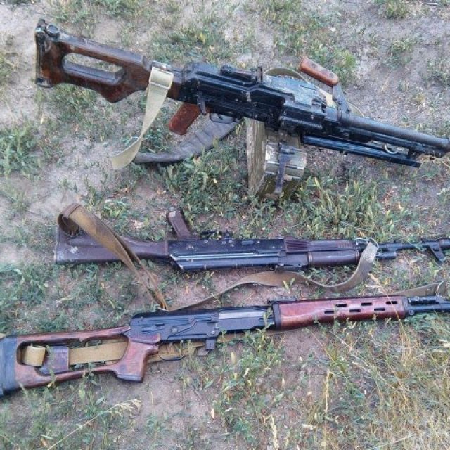 Бійці АТО взяли в полон бойовиків та трофейну російську зброю